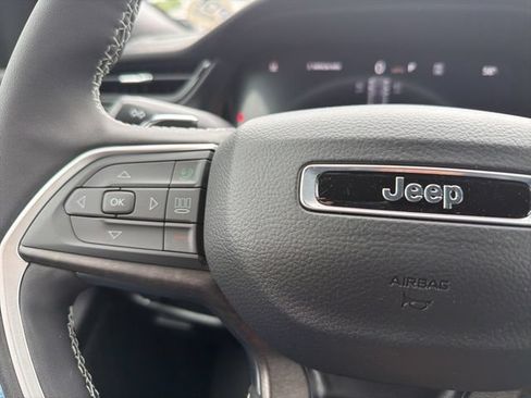 New 2026 Jeep Grand Cherokee Altitude AWD/4WD image 22