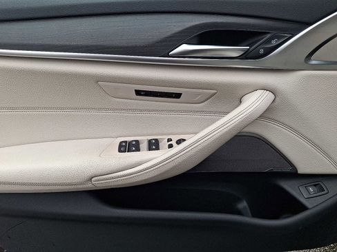 Certified 2023 BMW 540i xDrive w/ Executive Package image 12