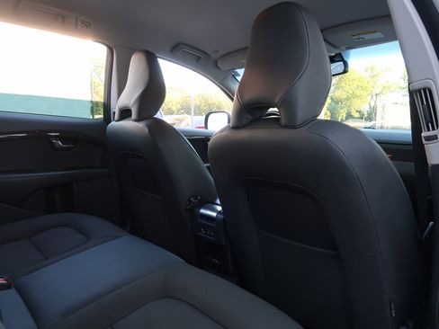 Used 2011 Volvo XC70 3.2 image 29