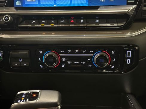 Certified 2022 Chevrolet Silverado 1500 High Country w/ High Country Premium Package image 35