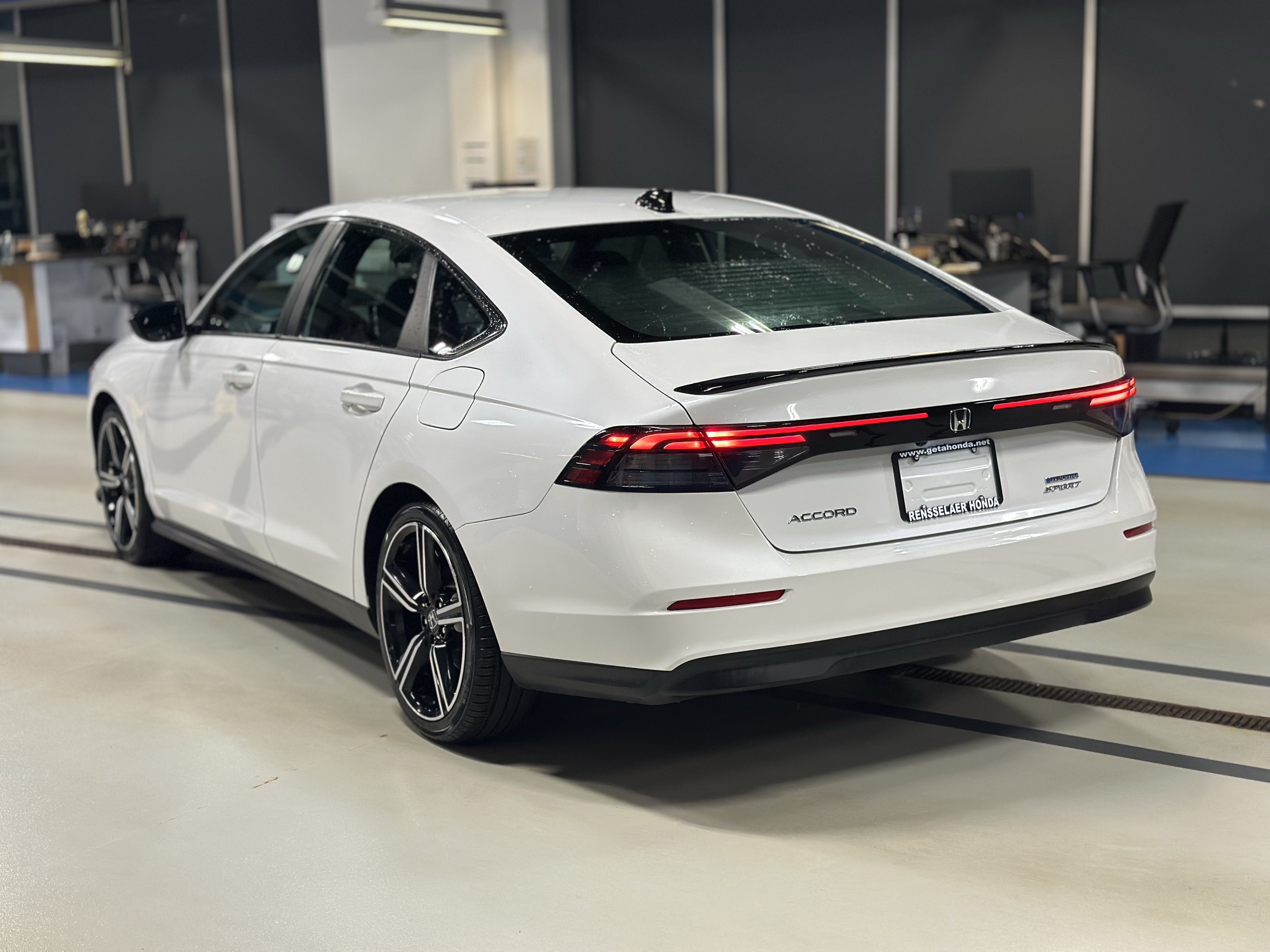 Used 2024 Honda Accord Sport image 8