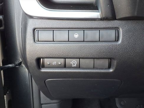 Used 2023 Nissan Rogue SV image 21