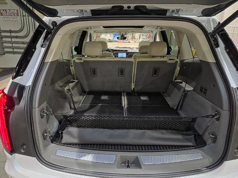 Used 2024 Cadillac XT6 Premium Luxury w/ Technology Package image 14
