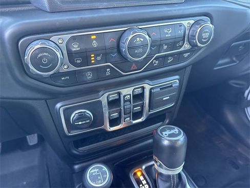 Used 2018 Jeep Wrangler Unlimited Sahara w/ Dual Top Group image 27