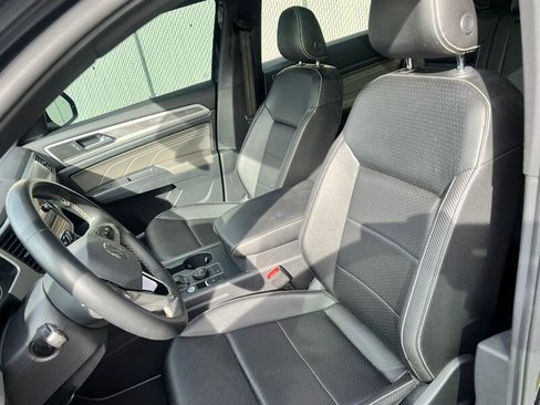 Used 2021 Volkswagen Atlas Cross Sport SE w/ Panoramic Sunroof Package image 19