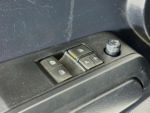 Used 2019 Toyota Tacoma SR w/ SX Package image 19