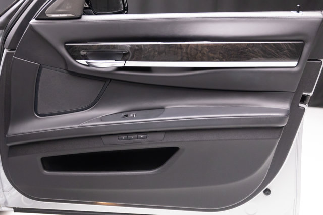 Used 2014 BMW 750i RWD image 58