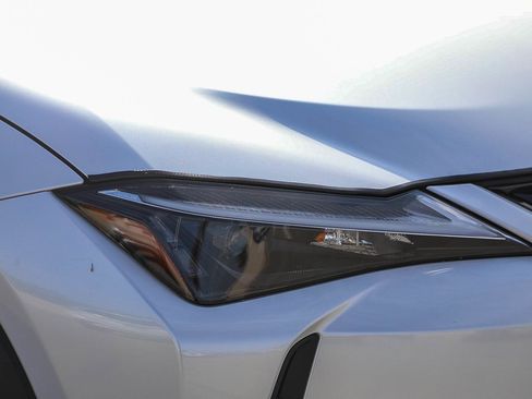 Used 2024 Lexus UX 250h FWD image 8