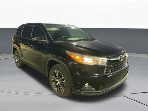 Used 2016 Toyota Highlander XLE image 1