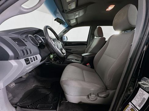 Used 2013 Toyota Tacoma PreRunner image 13