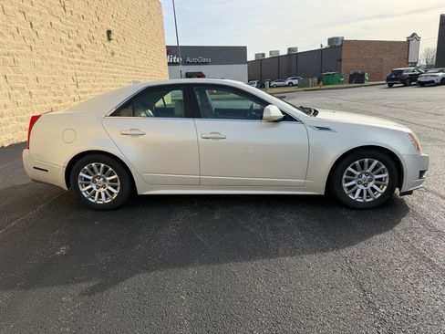 Used 2010 Cadillac CTS Luxury image 4