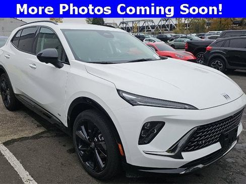 Used 2025 Buick Envision Sport Touring image 2