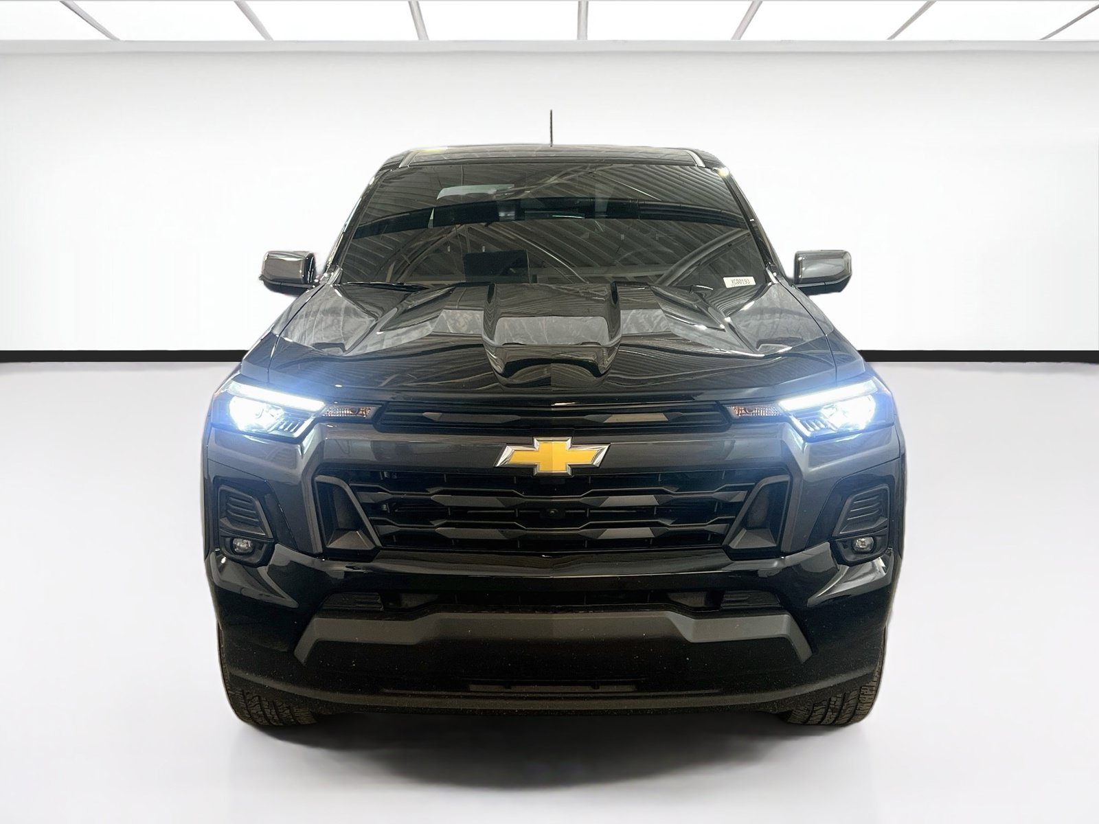 Used 2023 Chevrolet Colorado LT w/ LT Convenience Package III RWD image 2