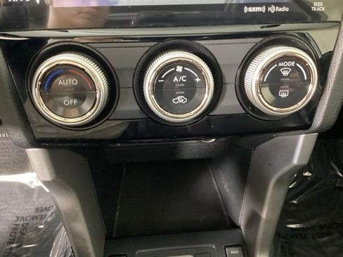 Used 2017 Subaru Forester 2.5i Limited image 22