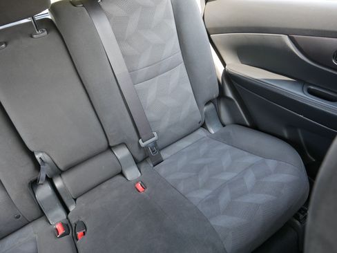 Used 2015 Nissan Rogue S AWD/4WD image 14