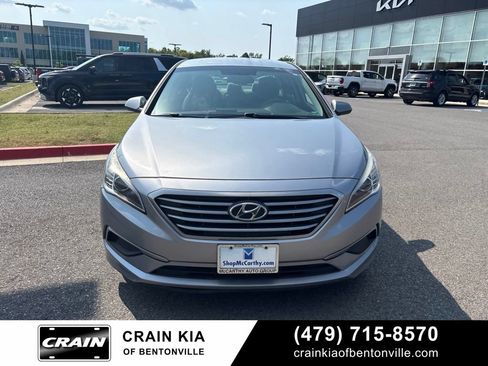Used 2017 Hyundai Sonata SE w/ Cargo Package FWD image 6
