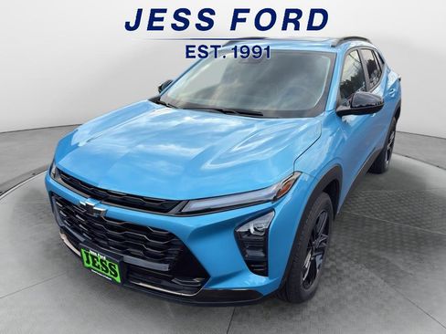 Used 2025 Chevrolet Trax ACTIV w/ Sunroof Package image 7