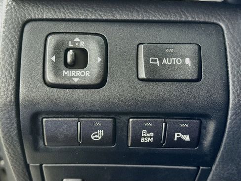 Used 2013 Lexus LS 460 AWD w/ Comfort Pkg image 15