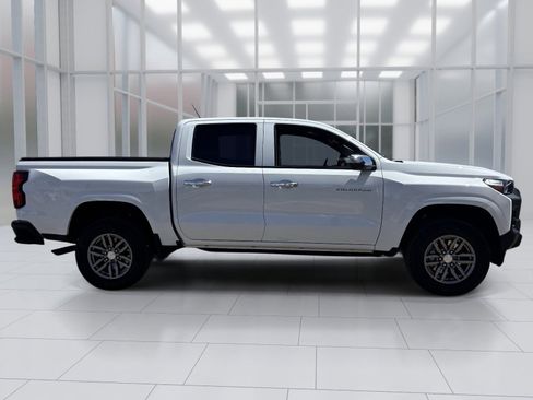 Used 2025 Chevrolet Colorado W/T AWD/4WD image 7