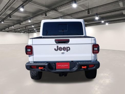 Used 2025 Jeep Gladiator Mojave AWD/4WD image 15
