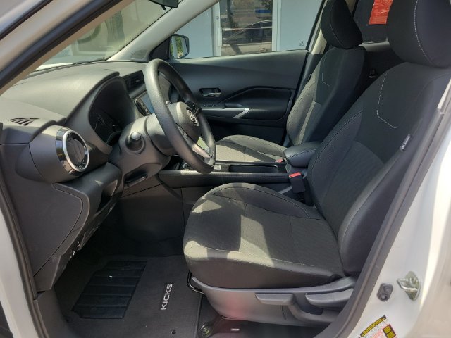 Used 2024 Nissan Kicks SV FWD image 7
