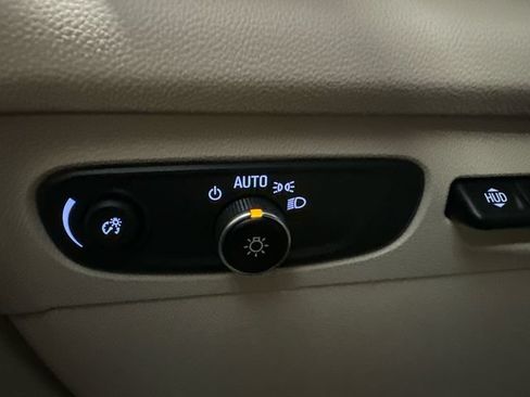 Used 2023 Buick Envision Avenir AWD/4WD image 18