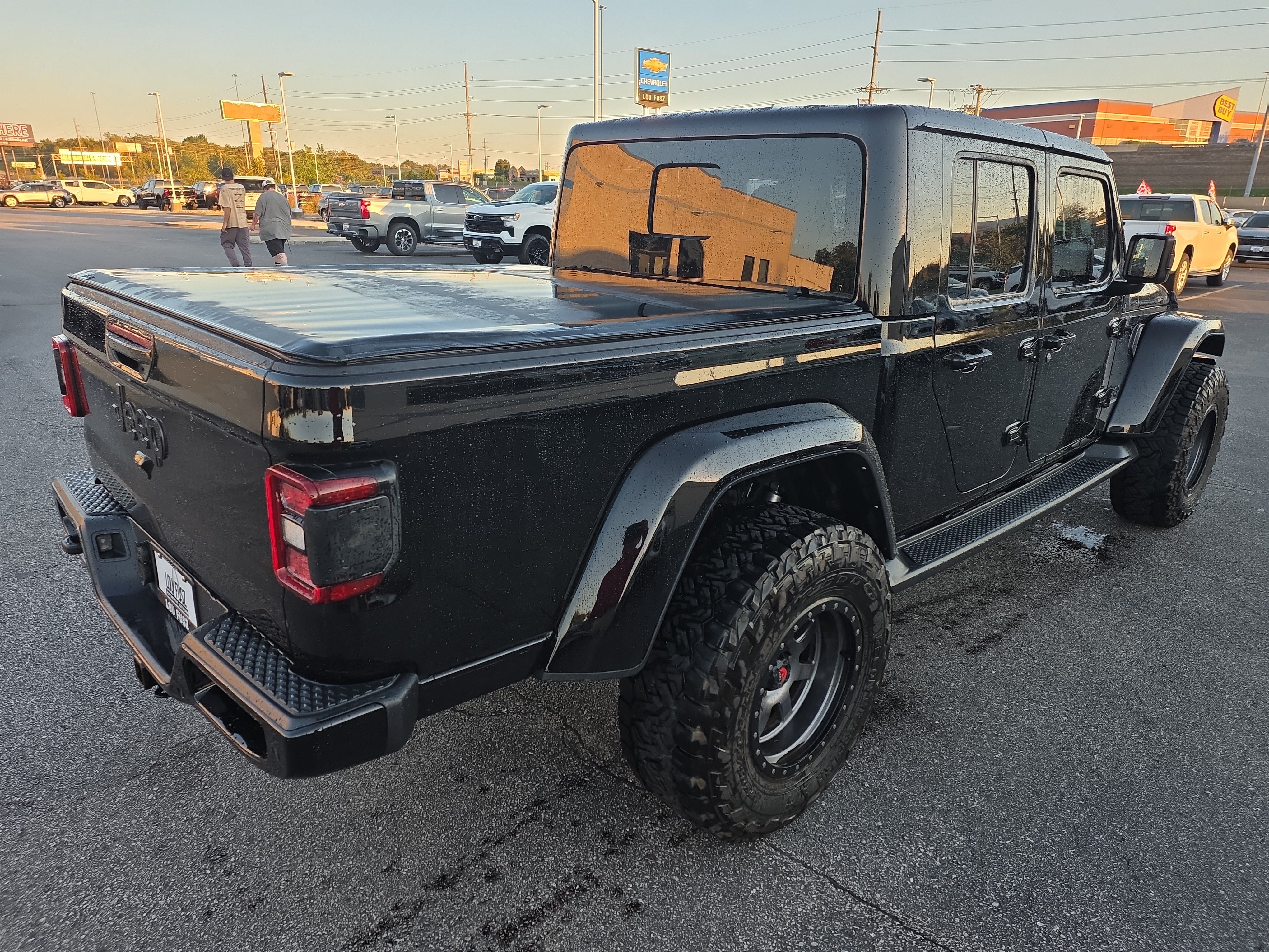 Used 2021 Jeep Gladiator Overland AWD/4WD image 4