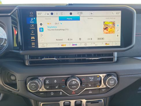 New 2026 Jeep Wrangler Rubicon w/ Xtreme 35 Tire Package image 10