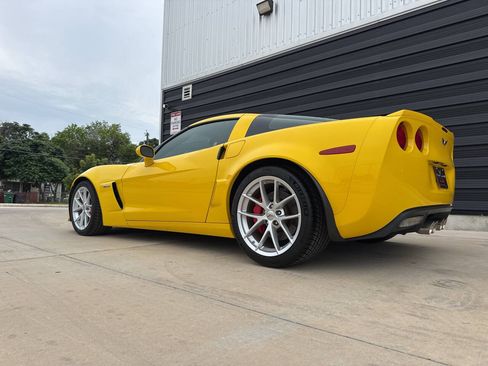Used 2011 Chevrolet Corvette Z06 w/ Preferred Equipment Group RWD image 17