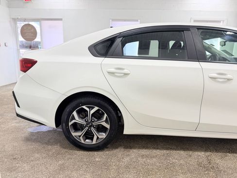 Used 2019 Kia Forte LXS image 9