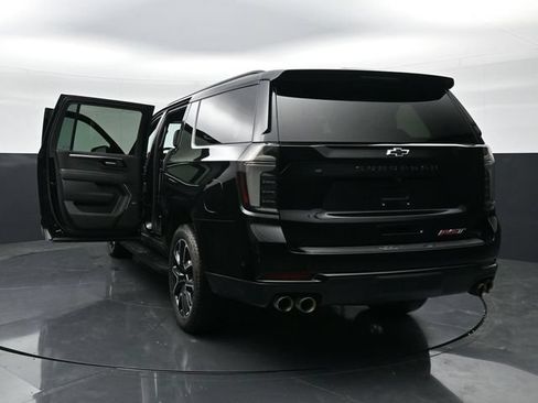 Used 2025 Chevrolet Suburban RST w/ Comfort Package AWD/4WD image 44