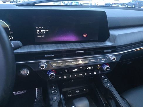 Used 2025 Kia Telluride SX image 22