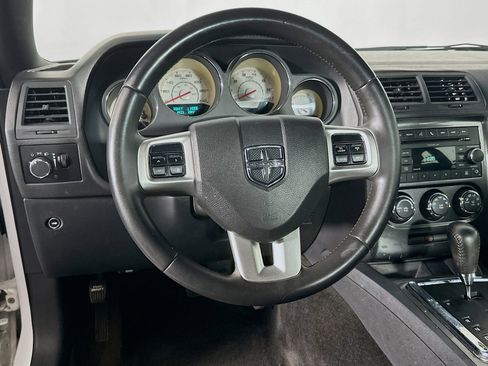 Used 2011 Dodge Challenger RWD image 17