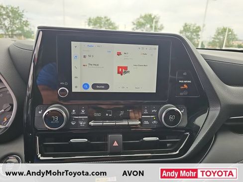 Used 2023 Toyota Highlander XSE AWD/4WD image 19