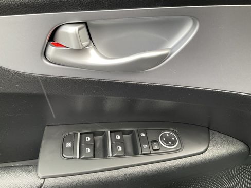 Used 2024 Kia Forte LXS w/ LXS Technology Package FWD image 24