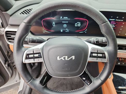 Used 2025 Kia Telluride AWD image 20