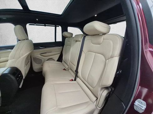 Used 2024 Jeep Grand Cherokee Limited w/ Luxury Tech Group II AWD/4WD image 22