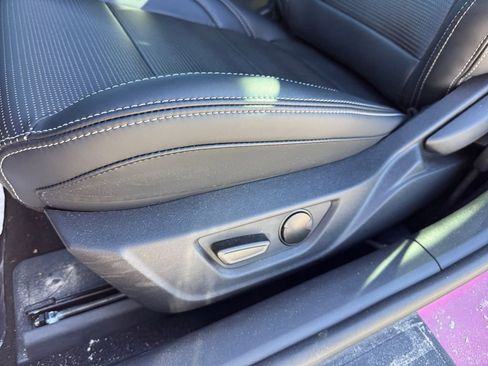 Used 2025 Ford Mustang Premium image 22