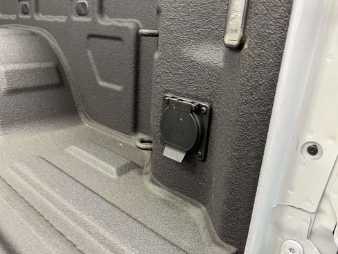 Used 2025 GMC Sierra 1500 AT4 w/ AT4 Premium Package image 9