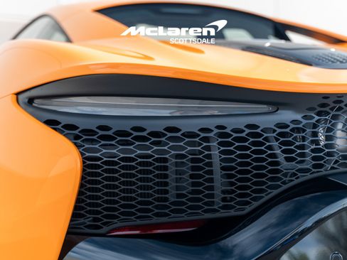 New 2026 McLaren Artura image 14