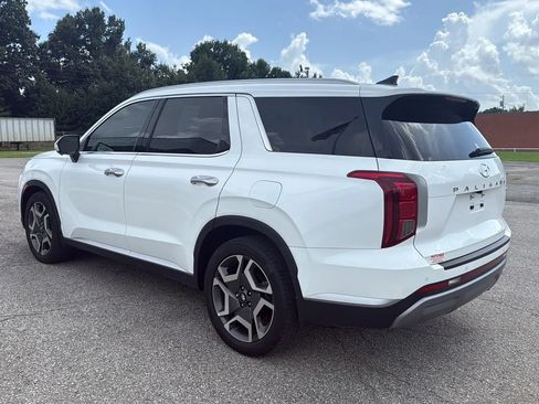 Used 2023 Hyundai Palisade SEL w/ Premium Package AWD/4WD image 3