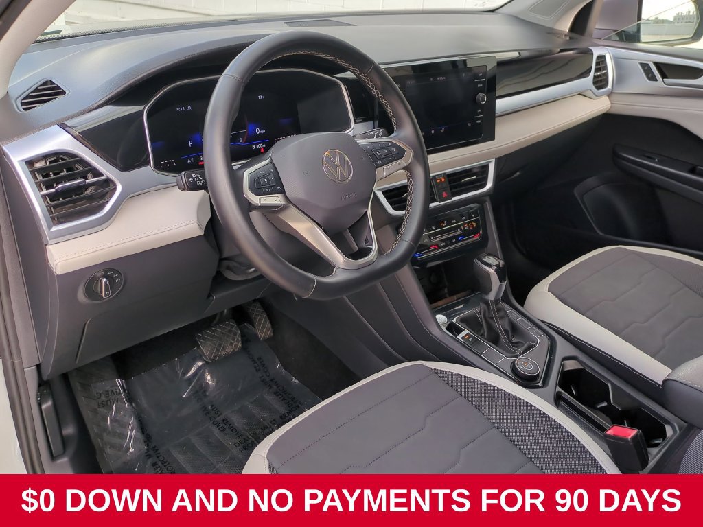 Used 2025 Volkswagen Taos SE AWD/4WD image 15