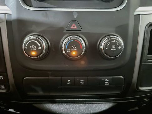 Used 2022 RAM 1500 Warlock AWD/4WD image 16