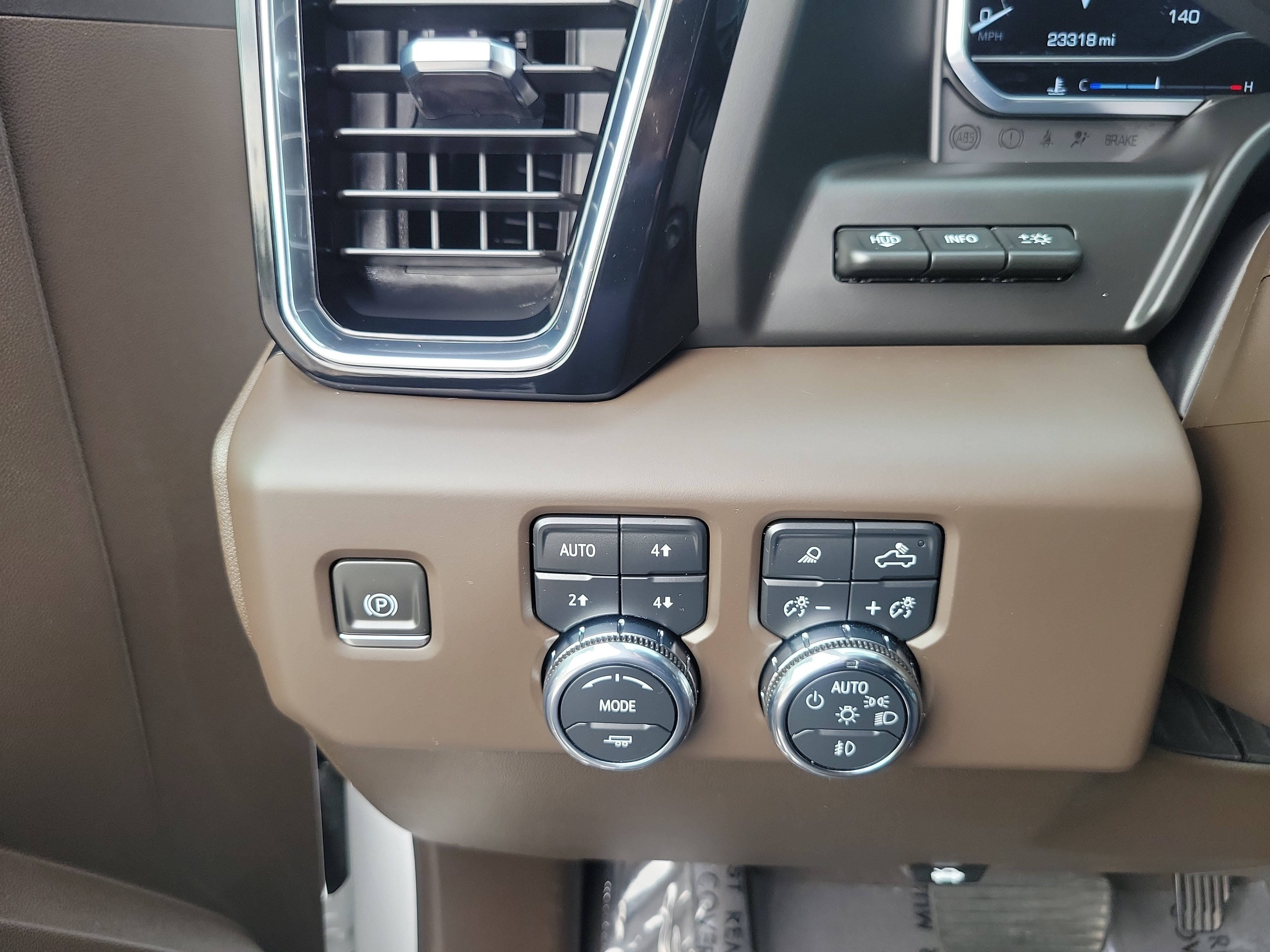 Used 2024 GMC Sierra 1500 Denali w/ Denali Reserve Package AWD/4WD image 22