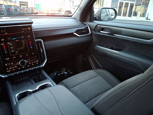 Certified 2025 GMC Acadia Elevation image 16