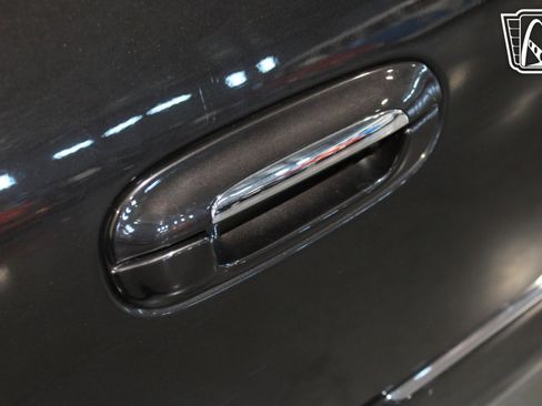 Used 2008 Cadillac DTS Performance w/ Platinum Edition image 30