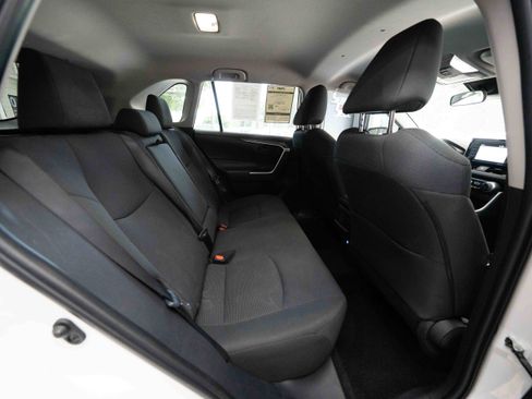 Used 2022 Toyota RAV4 LE FWD image 25