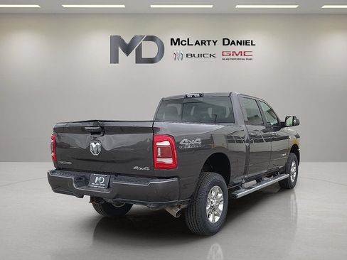Used 2020 RAM 2500 Big Horn w/ Level 2 Equipment Group AWD/4WD image 14