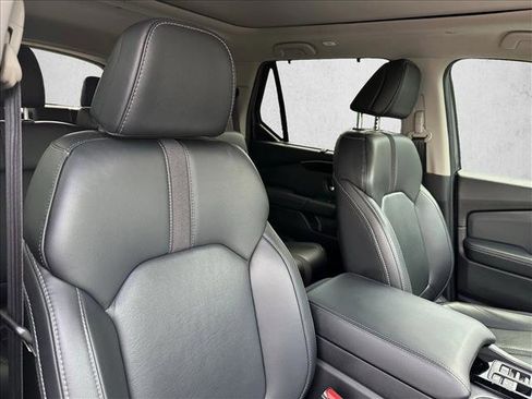 Used 2024 Honda Pilot Touring image 25