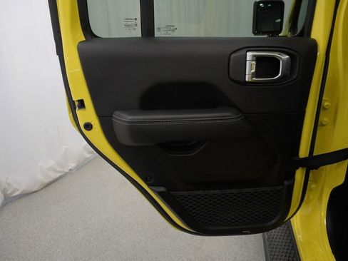 Used 2023 Jeep Wrangler Unlimited Sahara w/ Cold Weather Group image 40